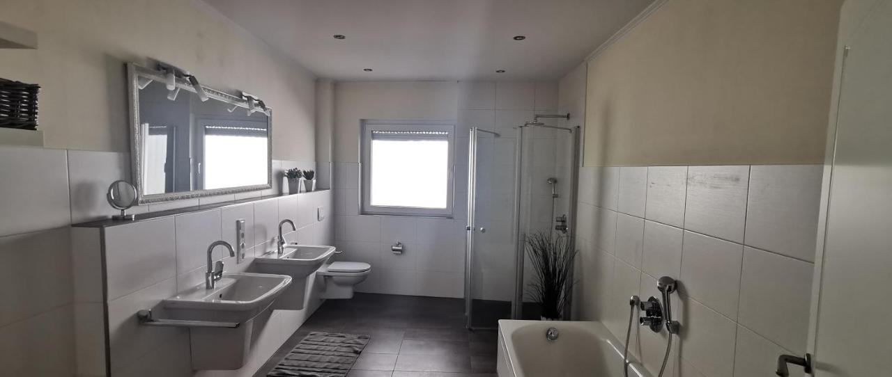 אסנס Ferienwohnung City מראה חיצוני תמונה