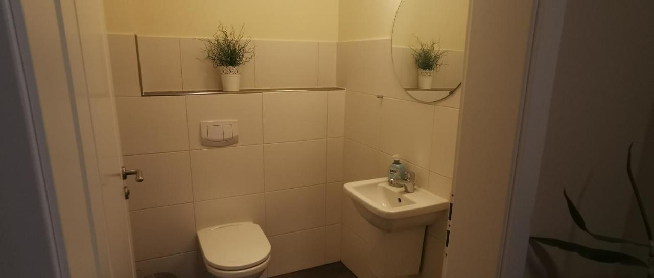 אסנס Ferienwohnung City מראה חיצוני תמונה